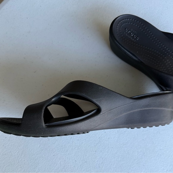 CROCS Black Strappy Slide Sandals - Picture 2 of 3
